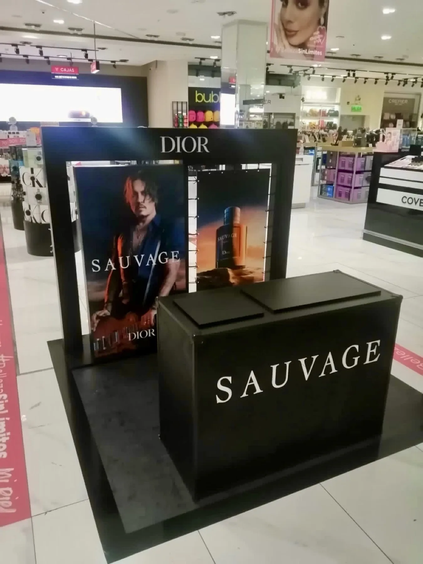 Exhibidor comercial para perfumería