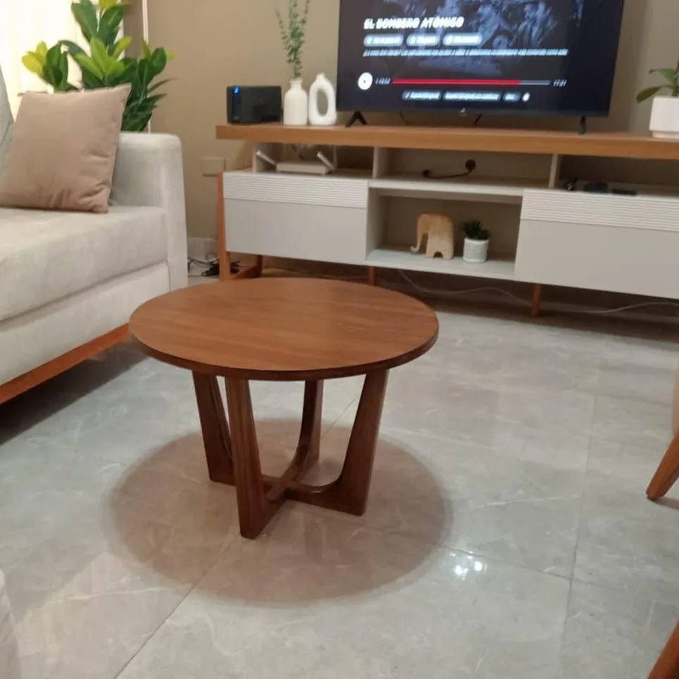 Mesa de centro Málaga instalada en la sala de un cliente en Lima